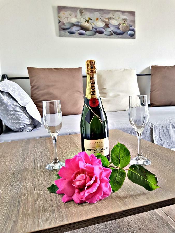 Villa Giannis Apartments Vrasná Eksteriør billede